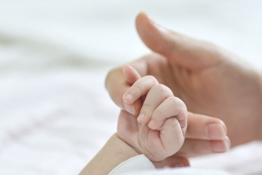 Почему у ребенка потеют руки и ноги