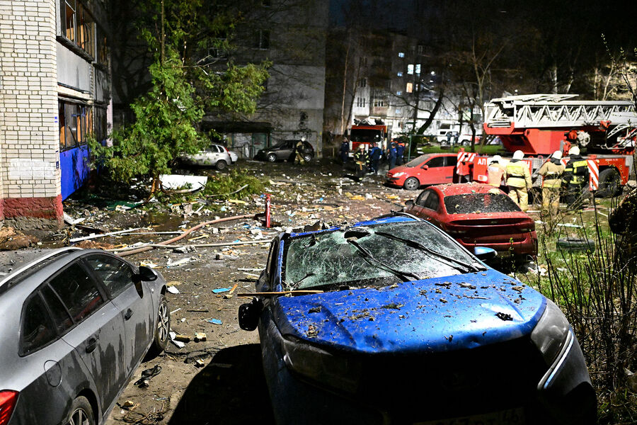 Последствия попадания БПЛА в&nbsp;жилой многоквартирный дом, Курск, 15&nbsp;апреля 2025&nbsp;года

