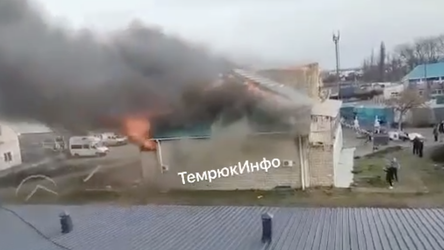 В Краснодарском крае во время пожара в пансионате были эвакуированы 54 человека