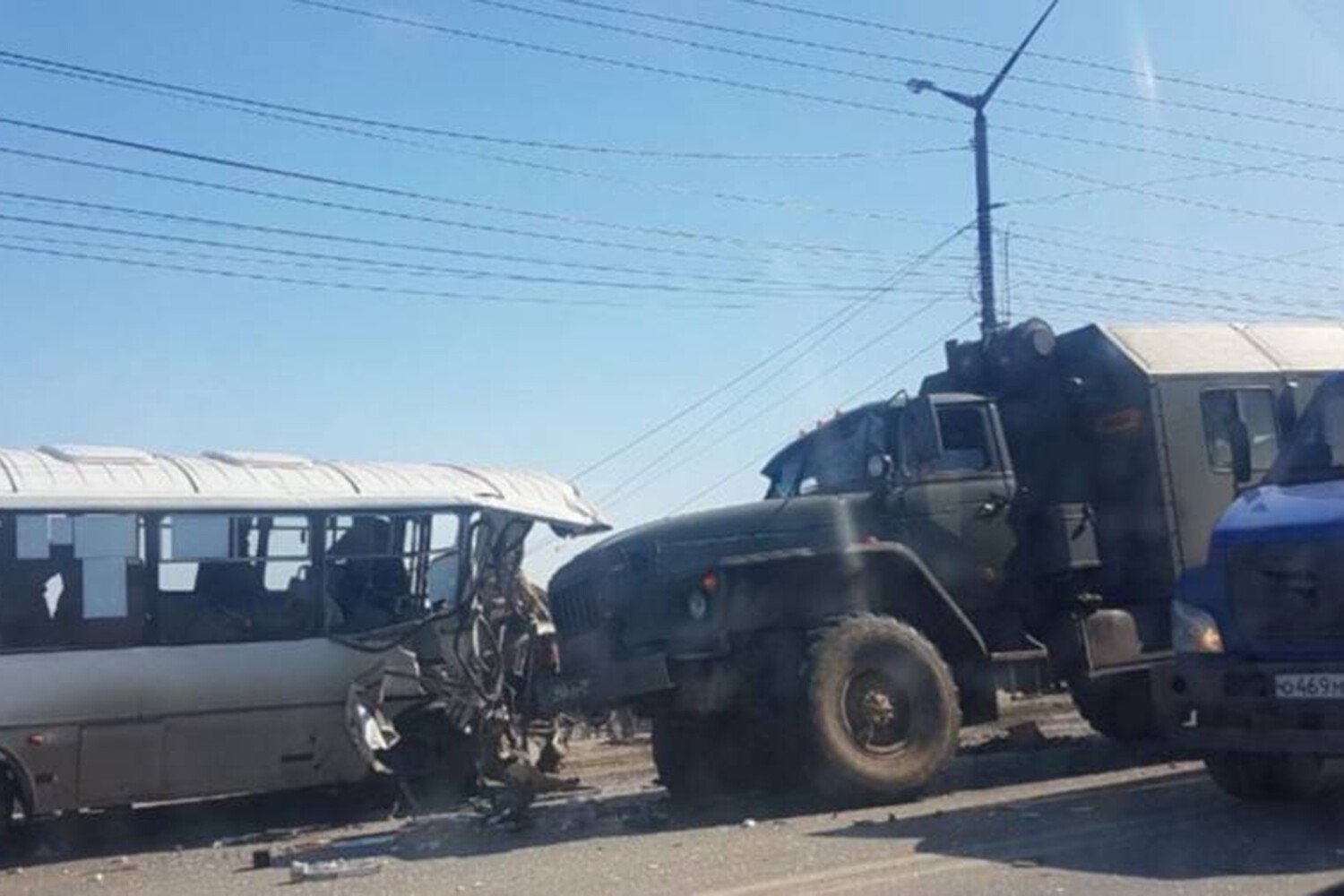 Появилось видео, как военный «Урал» протаранил автобус с пассажирами в  Калуге - Газета.Ru | Новости