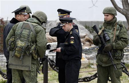 Украинские военные вынужденно покидают базу ВМС в Крыму