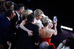 Коллективное селфи звезд на 86-й церемонии вручения кинопремии «Оскар». 2 марта 2014 года