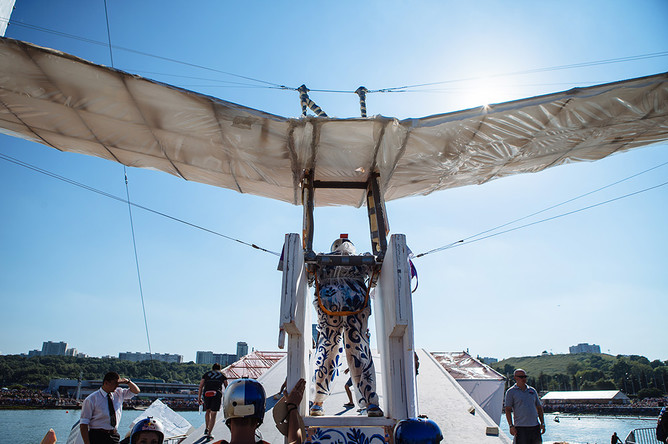 Чемпионат самодельных летательных аппаратов Red Bull Flugtag в Крылатском