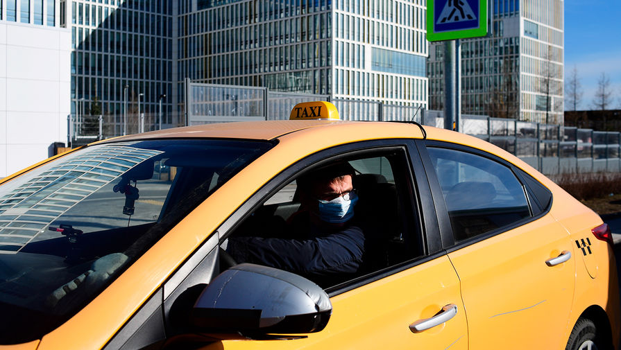 Известия: Минтранс России предложил запретить таксистам работать больше 12 часов