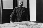 23 августа (5 сентября) 1915 года Николай II принял на себя звание Верховного главнокомандующего. В Ставке Верховного главнокомандующего в г. Могилеве, Белоруссия. 1915 год