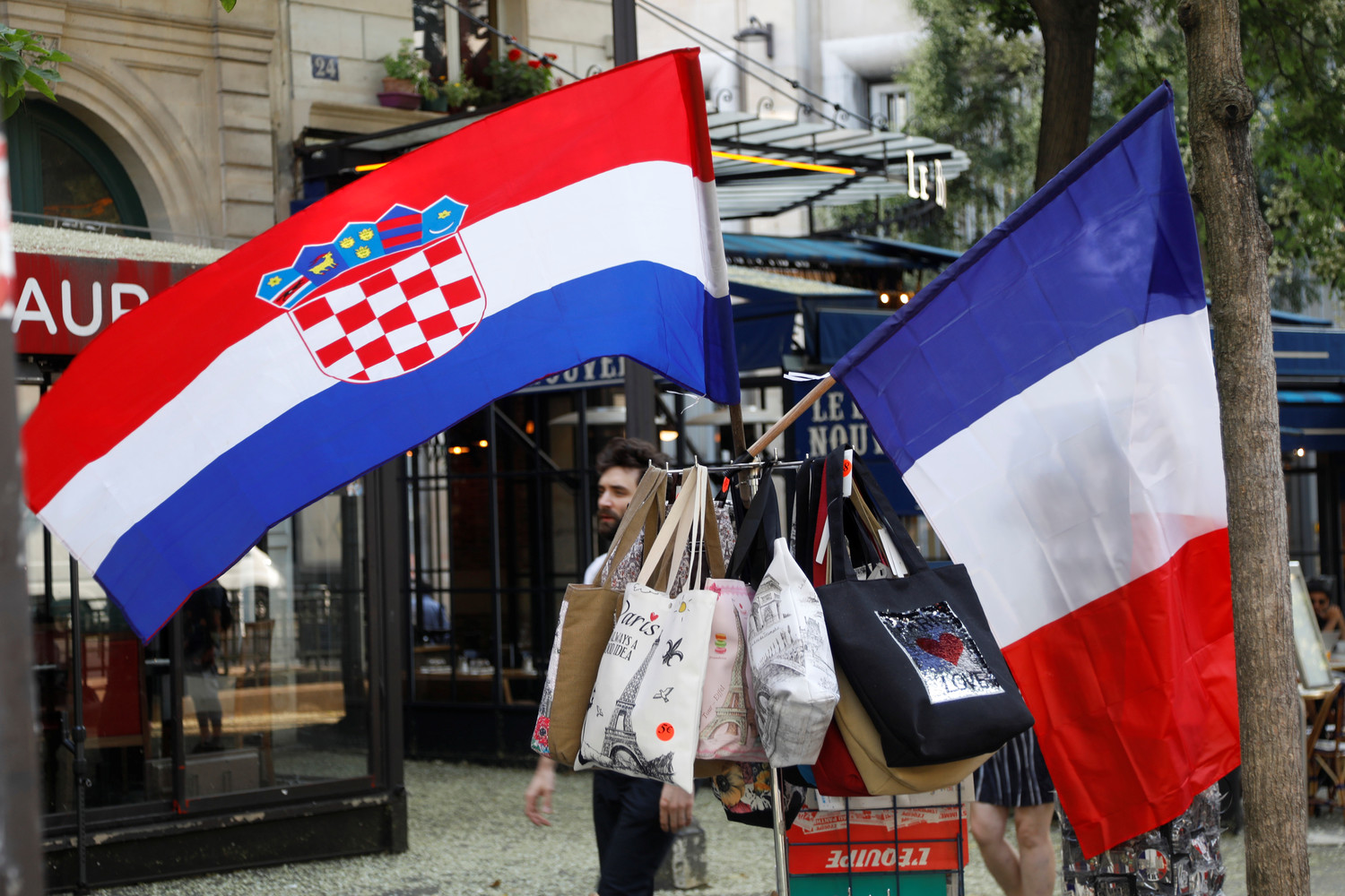 Экс-глава Хорватии заявил о катастрофе из-за антироссийских санкций