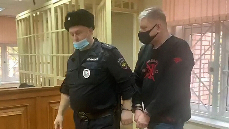 Экс-замглавы московской таможни приговорили к 5 годам колонии строгого режима за взятки