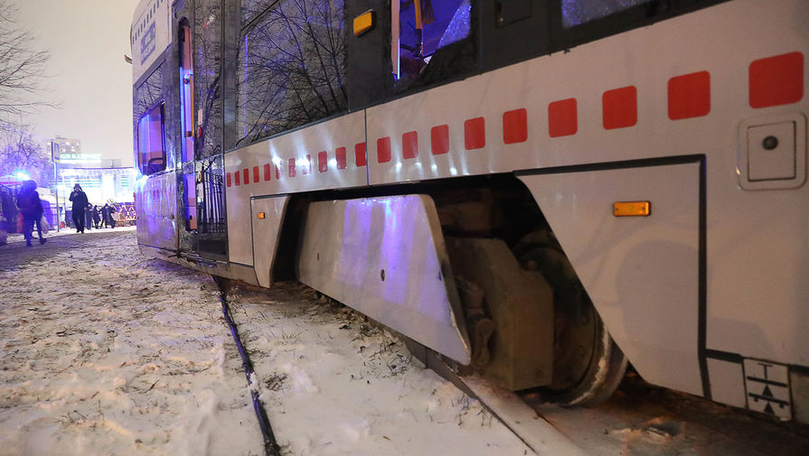 Последствия ДТП с&nbsp;трамваем и грузовиком в&nbsp;Москве, 30 декабря 2019 года