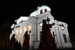 Крестный ход у кафедрального собора Казанской иконы Божией Матери Казанско-Богородицкого мужского монастыря, 19 апреля 2025 года