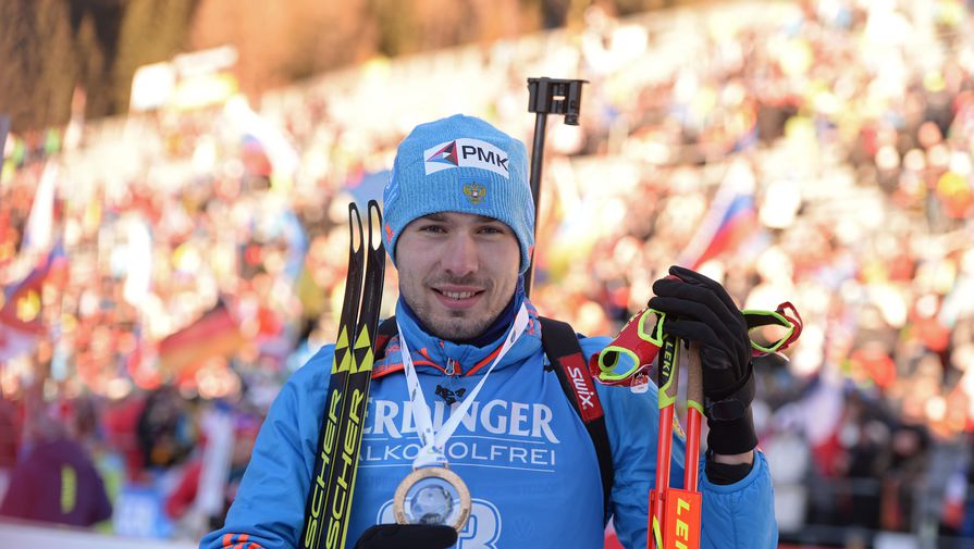 Антон Шипулин победил в индивидуальной гонке на шестом этапе Кубка мира в Антхольце