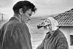 Лидия Федосеева и Василий Шукшин в кадре из фильма «Мальчик у моря» (1964) 