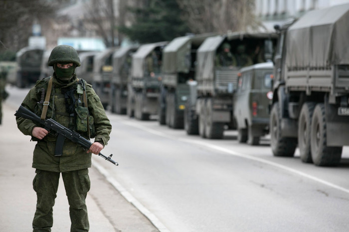 Российские военнослужащие около&nbsp;пограничного поста в&nbsp;Балаклаве