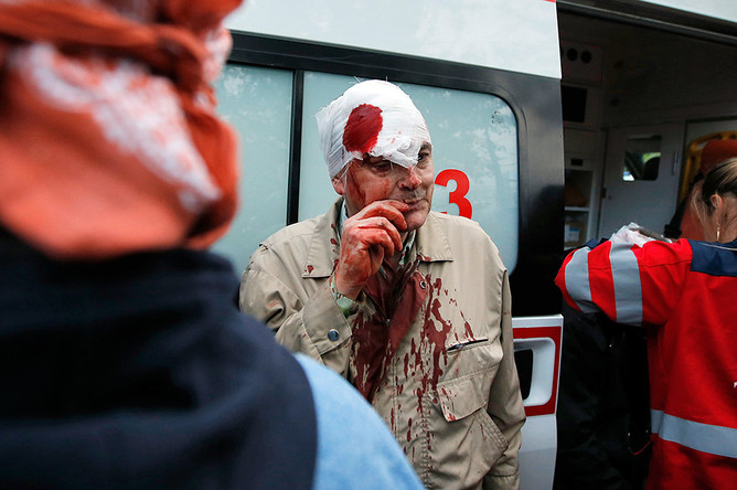 Пострадавший во время столкновений в Донецке