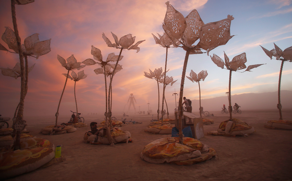 Одна из инсталляций на американском фестивале Burning Man, проходящем в пустыне Блэк-Рок в Неваде. 29 августа 2014 года