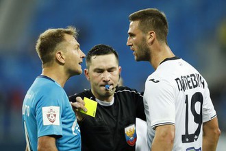 Доменико Кришито (слева) против Ивана Пауревича