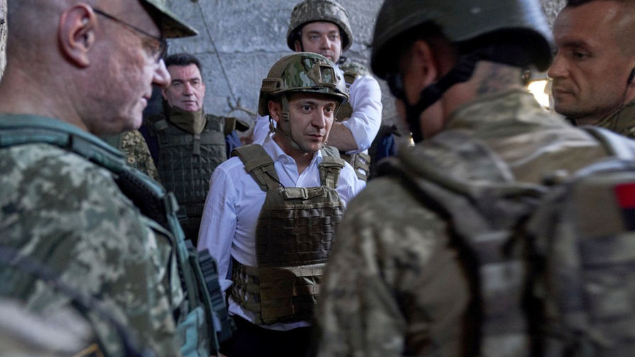 «Они воюют нелегально»: с кем повздорил Зеленский в Донбассе