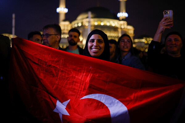Сторонники Реджепа Тайипа Эрдогана в&nbsp;Стамбуле, 28&nbsp;мая 2023&nbsp;года