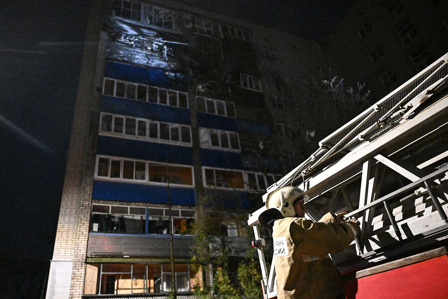Последствия попадания БПЛА в&nbsp;жилой многоквартирный дом, Курск, 15&nbsp;апреля 2025&nbsp;года
