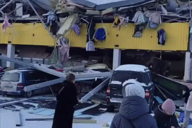 Очевидец рассказал о моменте обрушения ТЦ в Новосибирске