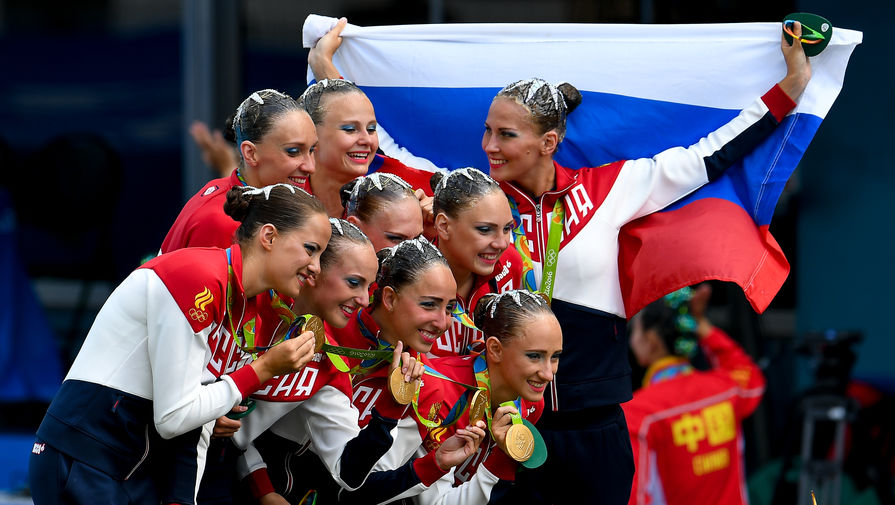 Спортсменки сборной России с золотыми медалями Рио-2016