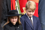 Принцесса Шарлотта и принц Джордж на похоронах королевы Елизаветы II, 19 сентября 2022 года