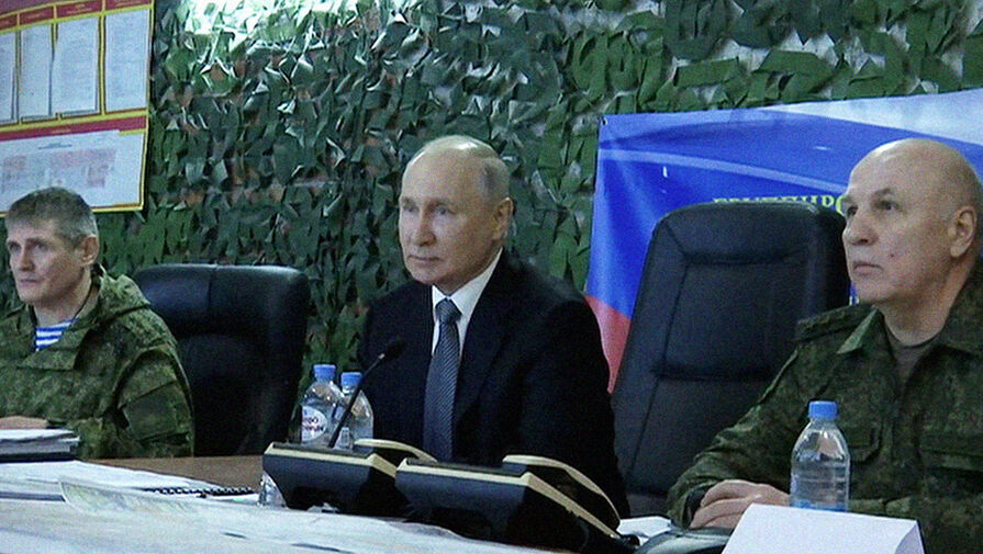 Песков назвал рутинными обязанностями главнокомандующего посещение Путиным фронта