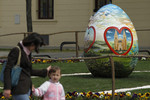 Двухметровое пасхальное яйцо было установлено в хорватском Загребе