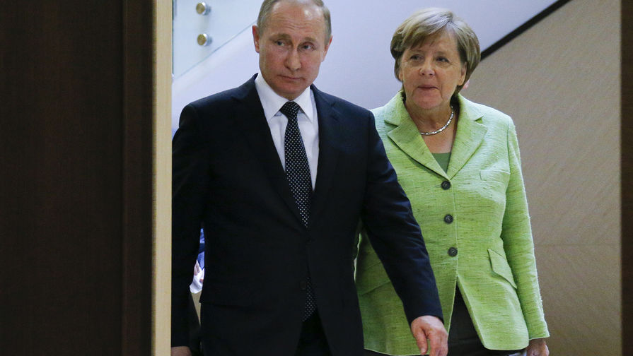 Президент России Владимир Путин и канцлер ФРГ Ангела Меркель во время встречи в&nbsp;Сочи, 2&nbsp;мая 2017&nbsp;года