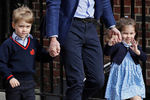 Принц Уилльям с принцем ДЖорджем и принцессой Шарлоттой, 23 апреля 2018 года