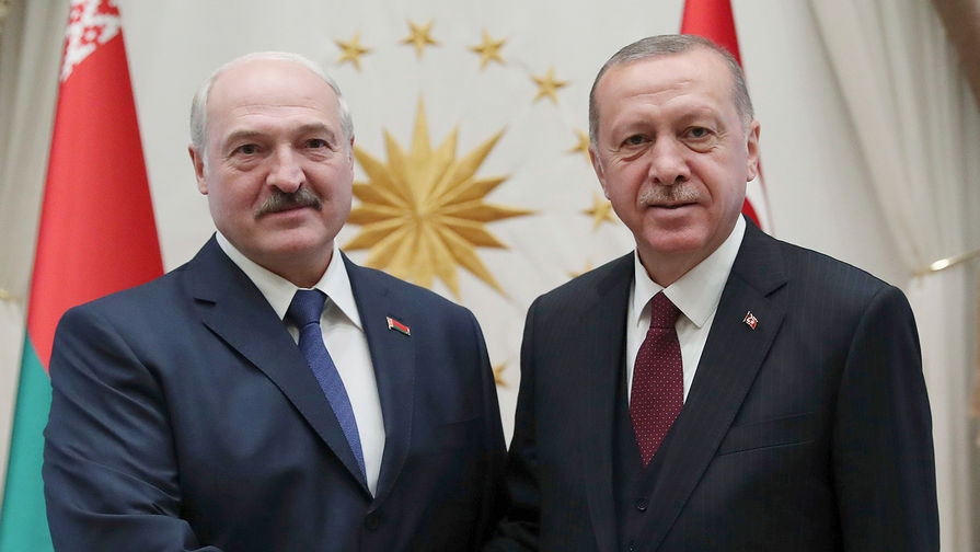 Президент Белоруссии Александр Лукашенко и президент Турции Реджеп Тайип Эрдоган во время встречи в Анкаре, 16 апреля 2019 года