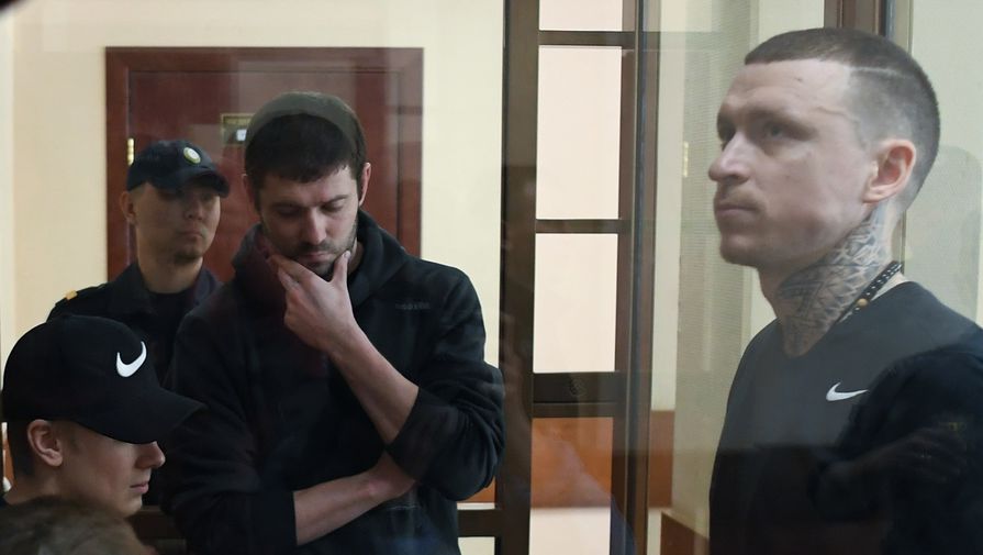 Футболисты Павел Мамаев, Александр Протасовицкий и Кирилл Кокорин 