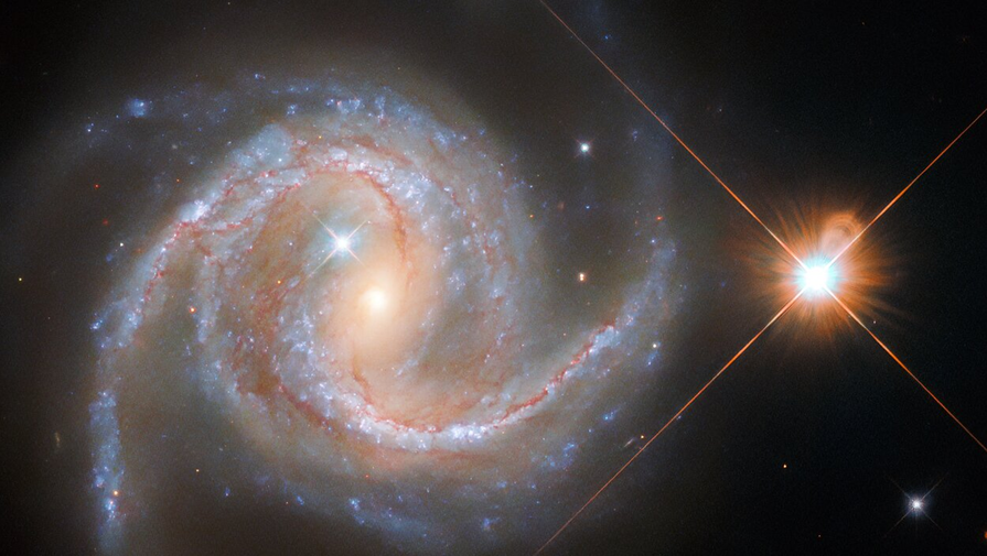 Астрономы обнаружили самую большую галактику во Вселенной