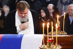 Во время церемонии прощания с бывшим мэром Москвы Юрием Лужковым в храме Христа Спасителя, 12 декабря 2019 года