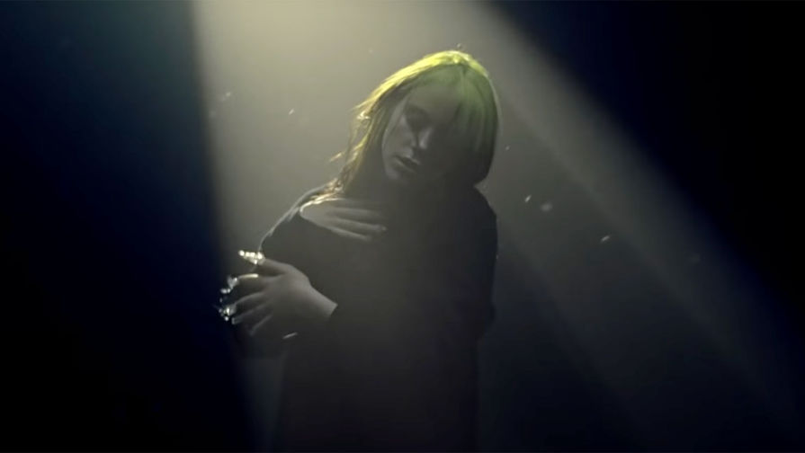 Кадр из клипа Billie Eilish, Rosalia — Lo Vas A Olvidar