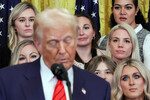 Президент США Дональд Трамп выступает на мероприятии перед подписанием указа, запрещающего трансгендерам участвовать в женских спортивных состязаниях, в Белом доме в Вашингтоне, 5 февраля 2025 года