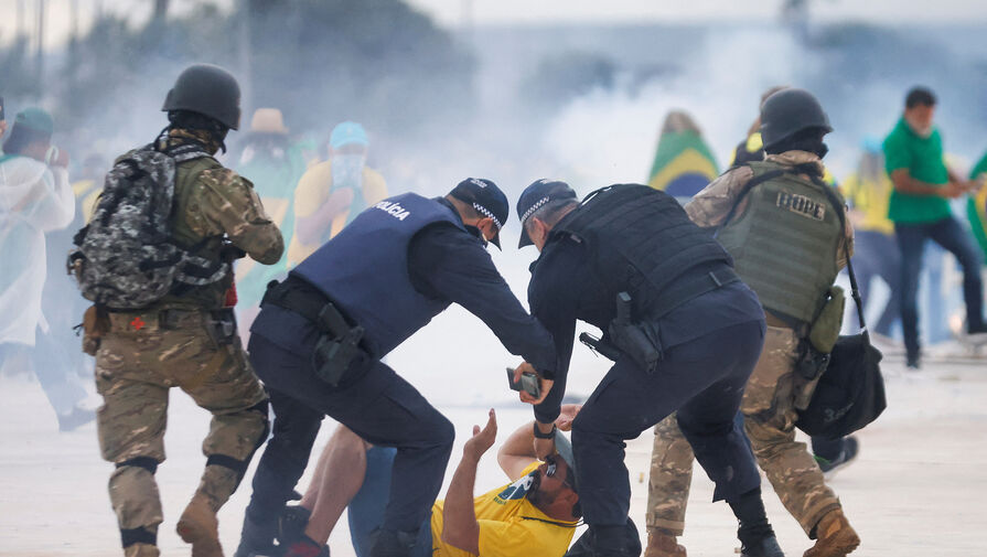 Минобороны Бразилии отрицает причастность военных к погромам в столице 8 января