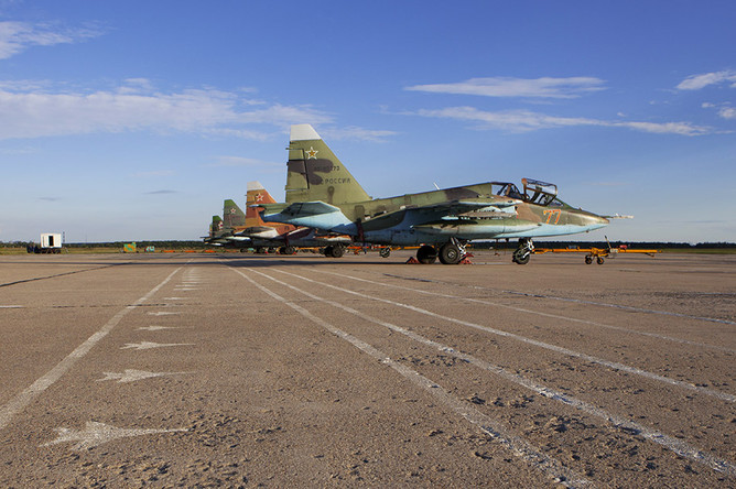 В Петербурге возбуждено уголовное дело в связи с поставкой в Минобороны непригодного покрытия для взлетно-посадочных полос военных аэродромов