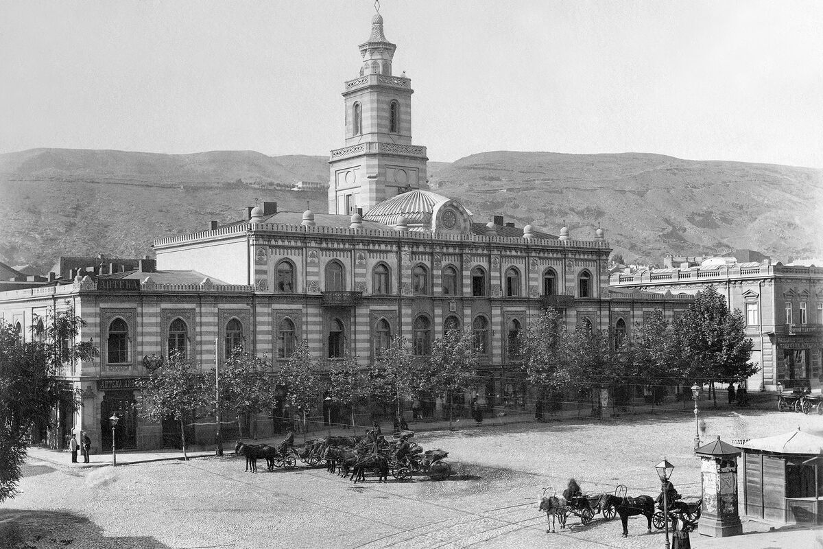 Площадь Эриванского в Тифлисе — место, где произошло ограбление, 1907 год