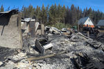 Сгоревшие дома в деревне Ниривило в чилийской области Мауле, 25 января 2017 года
