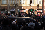 Траурная процессия с гробом с телом Вахтанга Кикабидзе по пути на Верийское кладбище, Тбилиси, 19 января 2023 года
