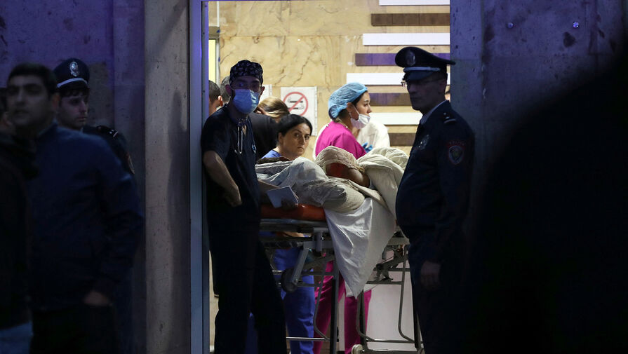 Стало известно об эвакуации пострадавших после взрыва в Карабахе