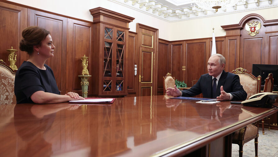 Путин поблагодарил фонд Защитники Отечества за работу