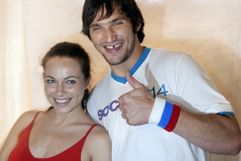 Актриса Екатерина Гусева и Александр Овечкин в Russian Bosco Club на Олимпиаде в Пекине, 2008 год