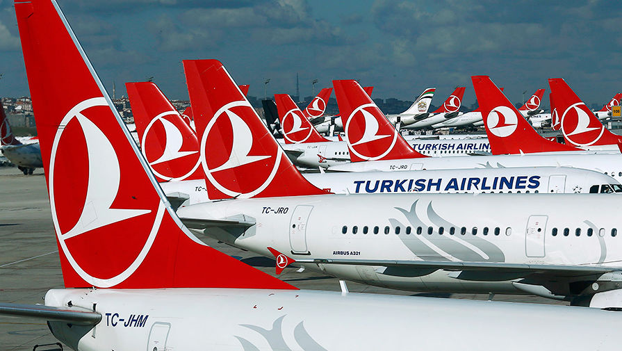 Самолеты авиакомпании Turkish Airlines в аэропорту Стамбула