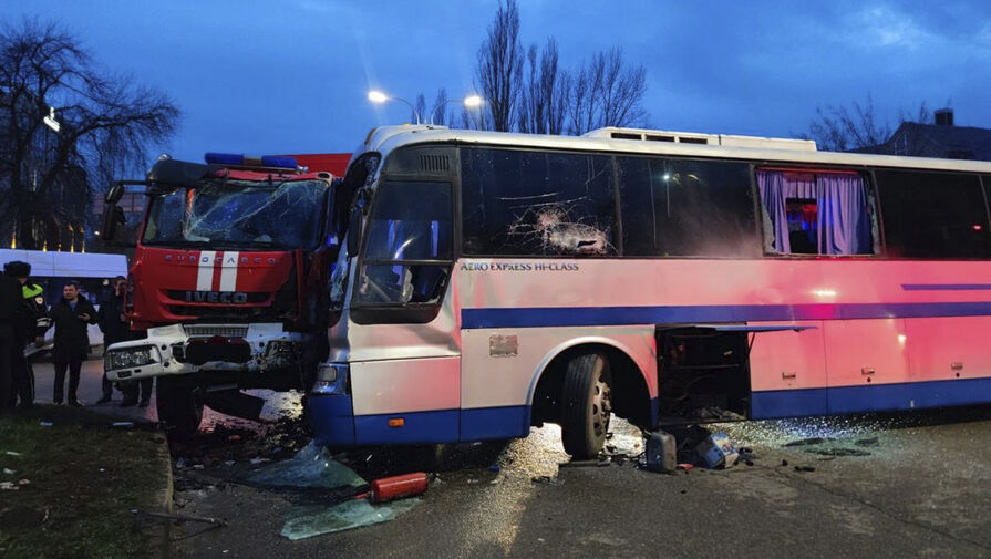 Автобус с детьми столкнулся с пожарной машиной в Пятигорске, есть пострадавшие