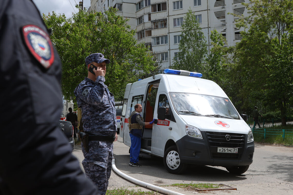 Беспилотник влетел в окно дома в Белгороде, пострадала девочка - Газета.Ru  | Новости