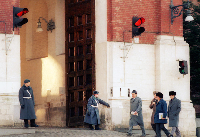 Вход в&nbsp;Кремль через&nbsp;Спасскую башню
