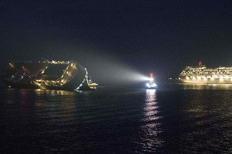 Автовоз Hoegh Osaka сел на мель