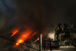 Тушение пожара в производственном здании швейного цеха на улице Стромынка