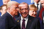 Президент США Дональд Трамп и президент Турции Реджеп Тайип Эрдоган во время саммита НАТО в Великобритании, 4 декабря 2019 года